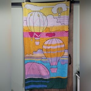 Body Towels by Cecil Saydah Multicolor Hot Air Balloon Beach Towel 67 X 36"